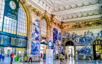 Центральний вокзал Сан-Бенту в Порту, Португалія